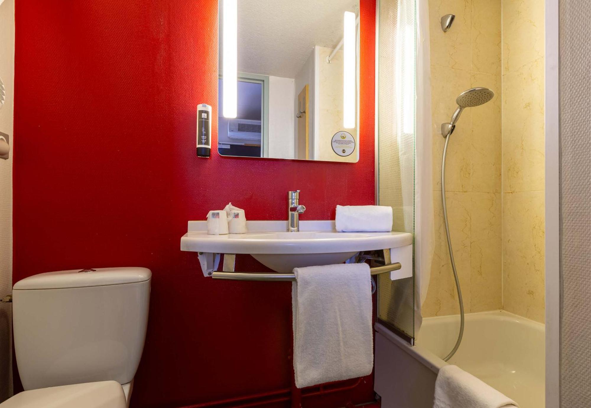 B&B Hotel Chartres Le Forum Le Coudray Ngoại thất bức ảnh