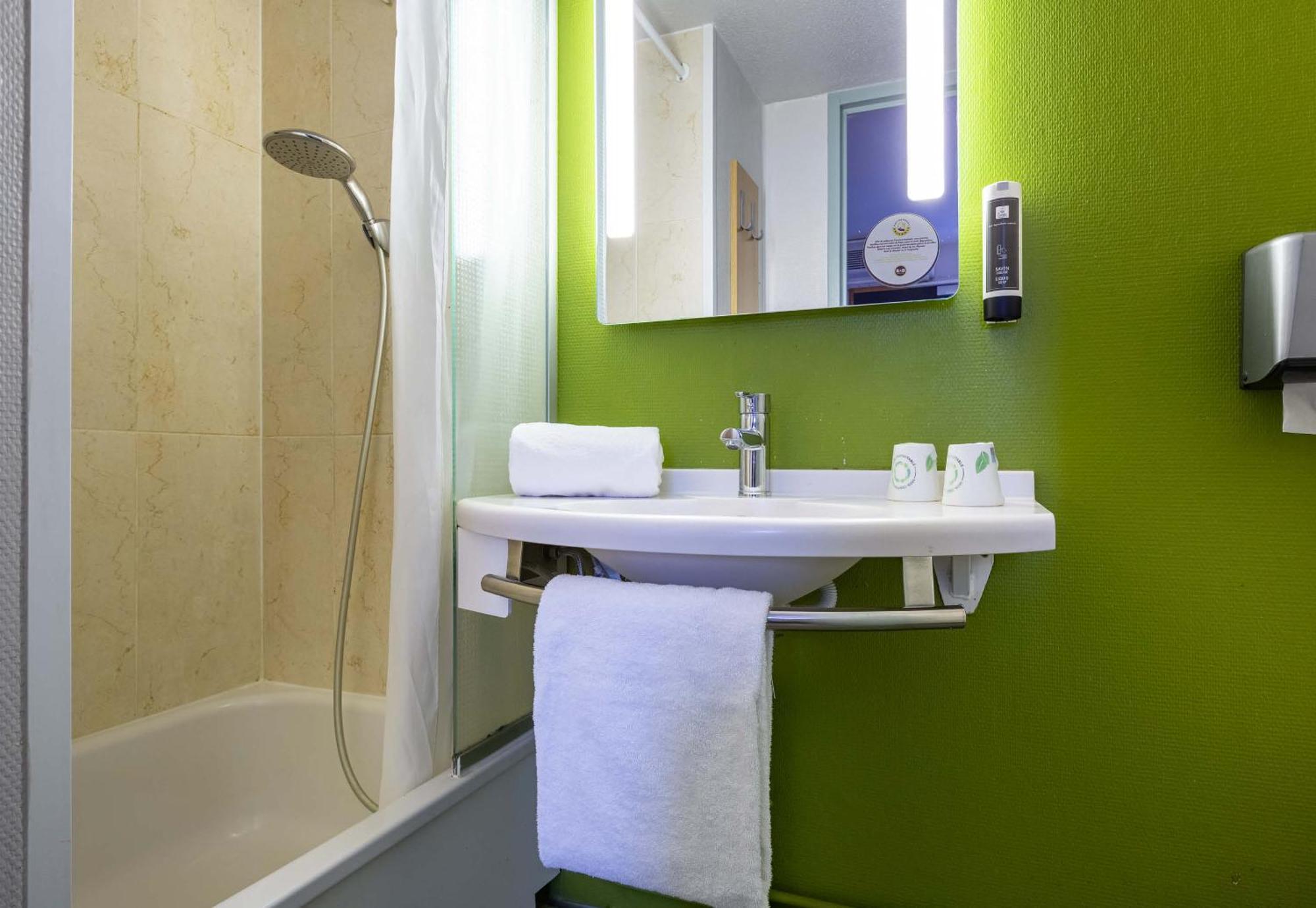 B&B Hotel Chartres Le Forum Le Coudray Ngoại thất bức ảnh